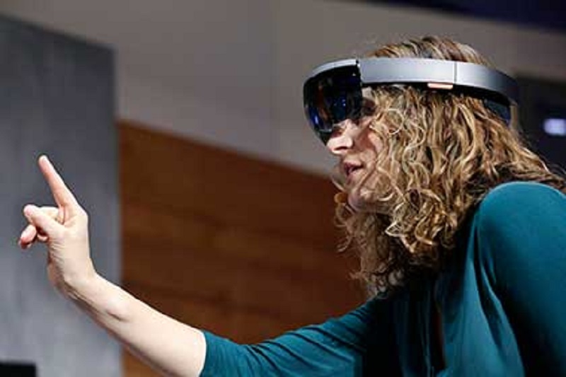 Управления жестами гарнитуры виртуальной реальности HoloLens